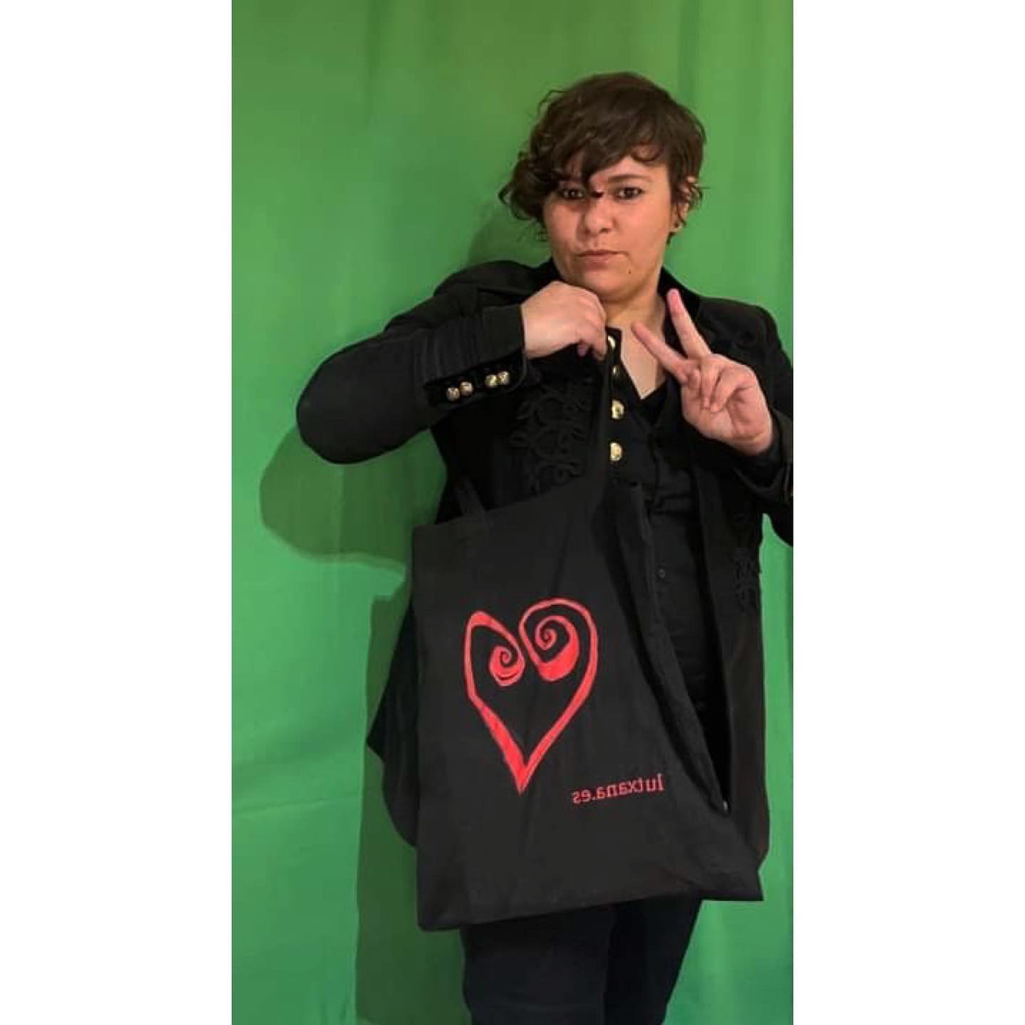 09-img-lutxana-art-tote-bag-corazon-rojo totebag lutxana art barcelona corazon rojo