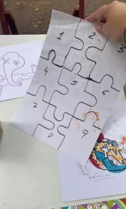 TALLER PUZZLE DE LA AMISTAD LUTXANA ART BARCELONA TALLERES FEMISTAS PERSPECTIVA DE GENERO 8M CREATIVIDAD INTELIGENCIA EMOCIONAL