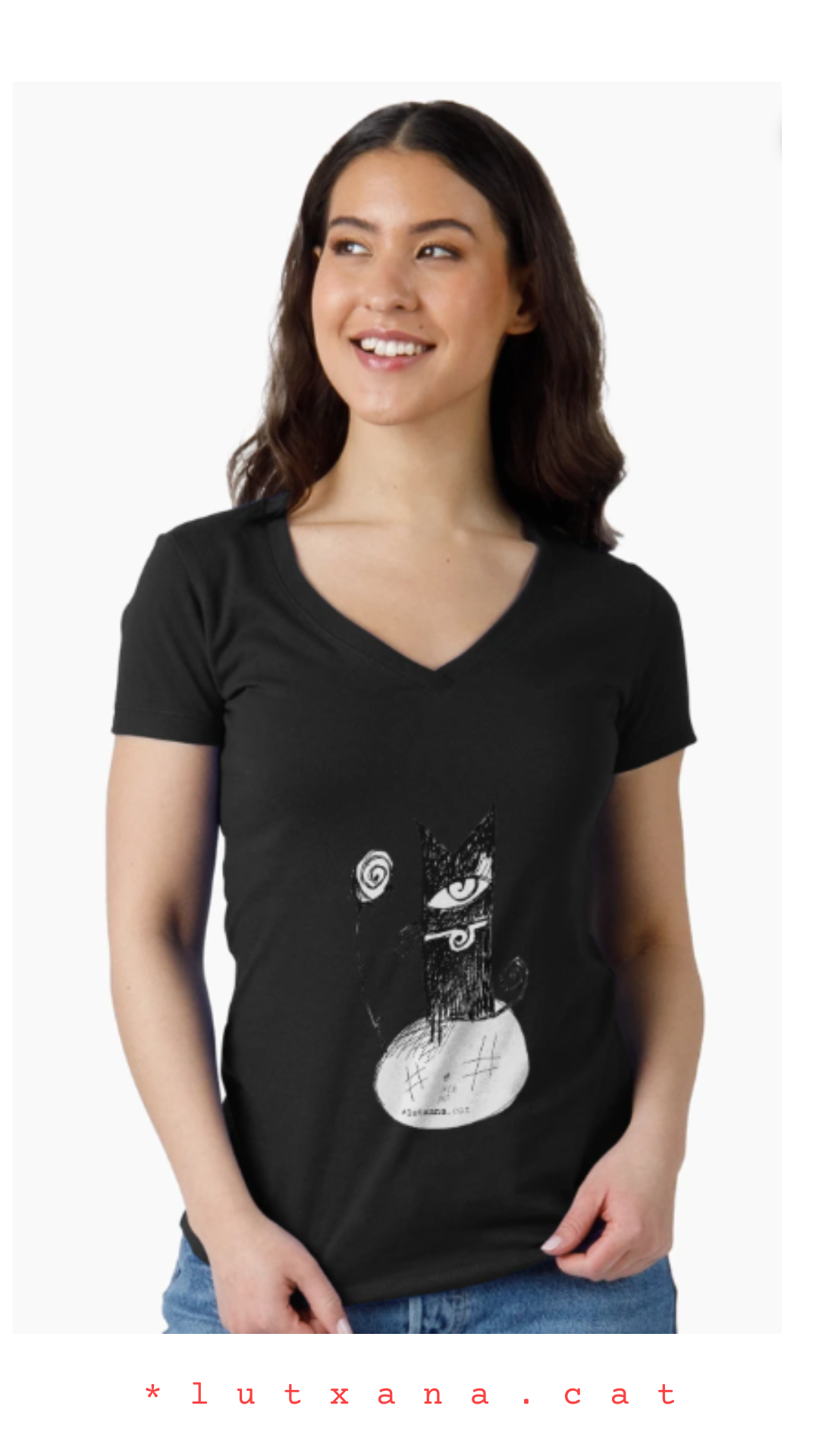 Camiseta black cat lutxana art* CUELLO V