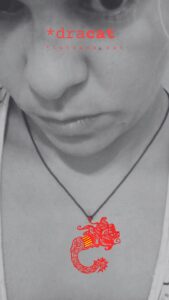 Drac art lutxana art penjoll Drac art en forma de drac 3D joieria personalitzada disseny original per lutxana  email: hola@lutxana.cat